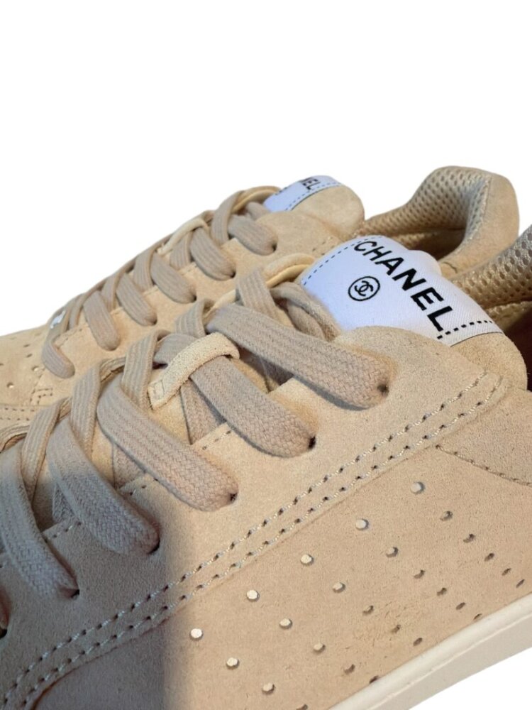 CHANEL Suede Calfskin Logo Sneakers 39 Beige - Image 4