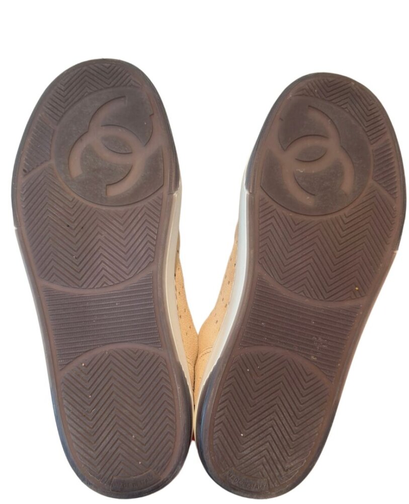 CHANEL Suede Calfskin Logo Sneakers 39 Beige - Image 5