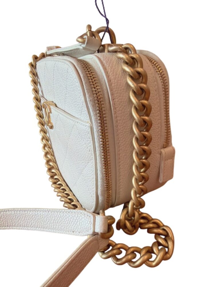 Chanel Black Caviar Camera Bag with gold hardware - Image 3