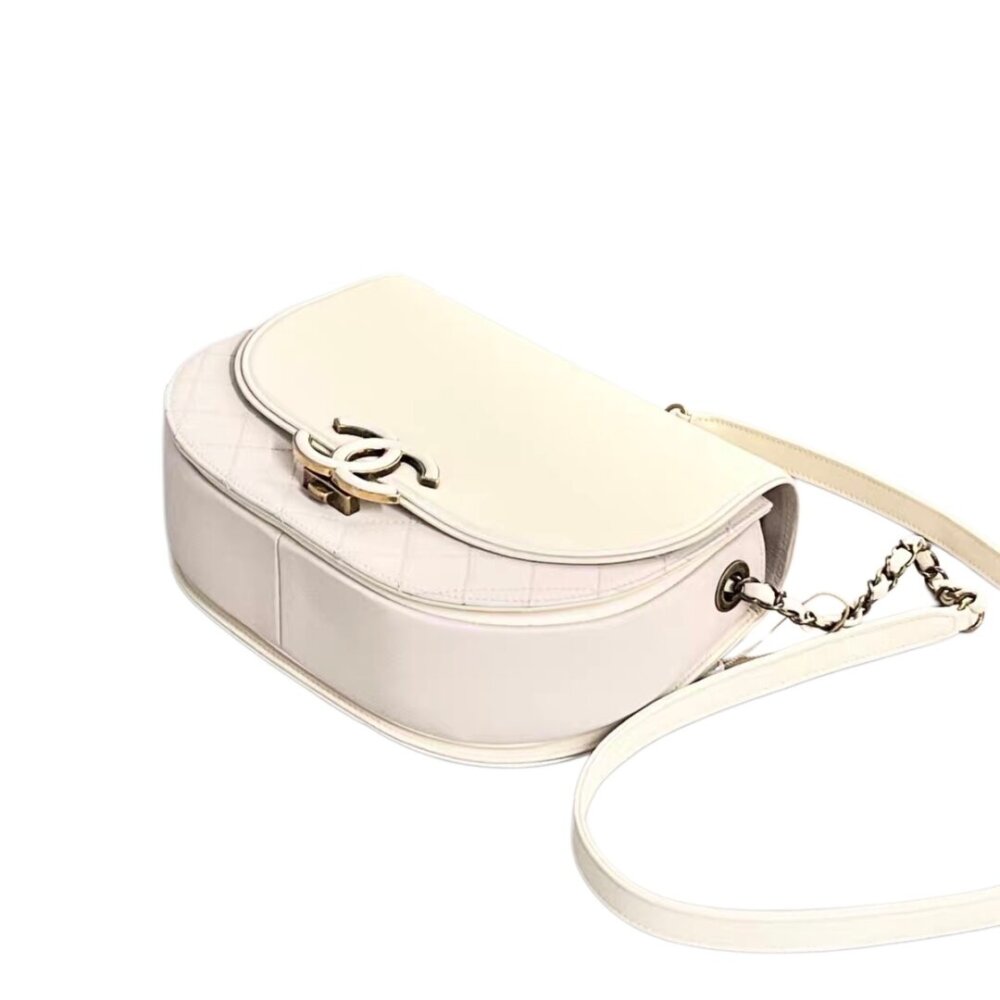 CHANEL Shiny Calfskin Goatskin Quilted Medium Coco Curve Messenger Flap White - Image 4