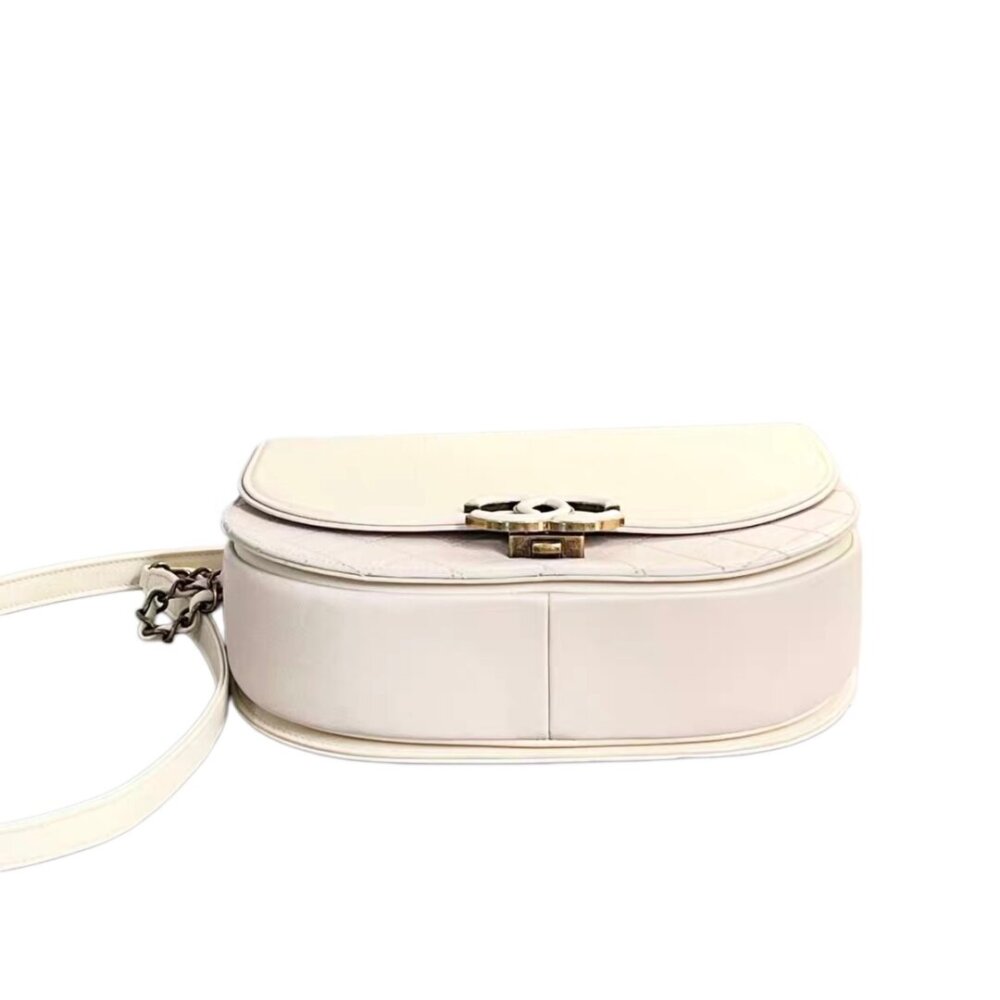 CHANEL Shiny Calfskin Goatskin Quilted Medium Coco Curve Messenger Flap White - Image 5