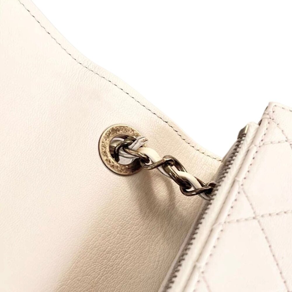 CHANEL Shiny Calfskin Goatskin Quilted Medium Coco Curve Messenger Flap White - Image 8