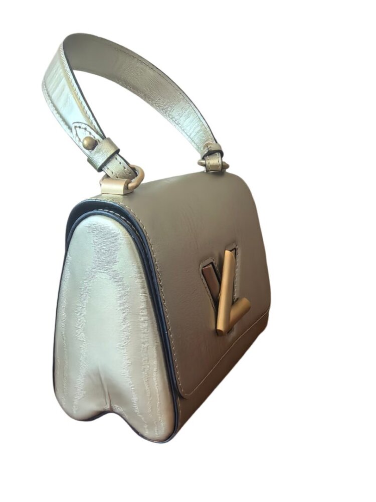 LOUIS VUITTON Epi Twist Shoulder Bag PM Gold - Image 4