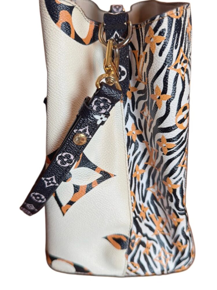 Louis Vuitton NeoNoe Handbag Limited Edition Jungle Monogram Giant - Image 2