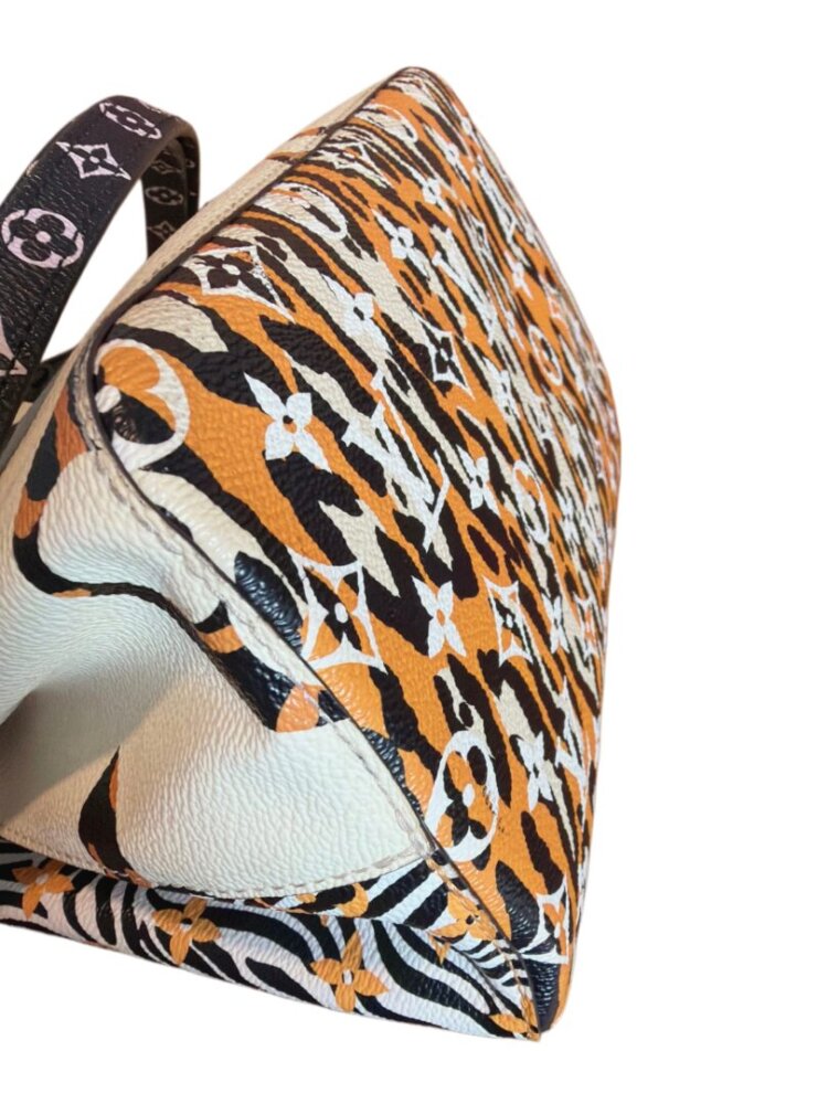 Louis Vuitton NeoNoe Handbag Limited Edition Jungle Monogram Giant - Image 6