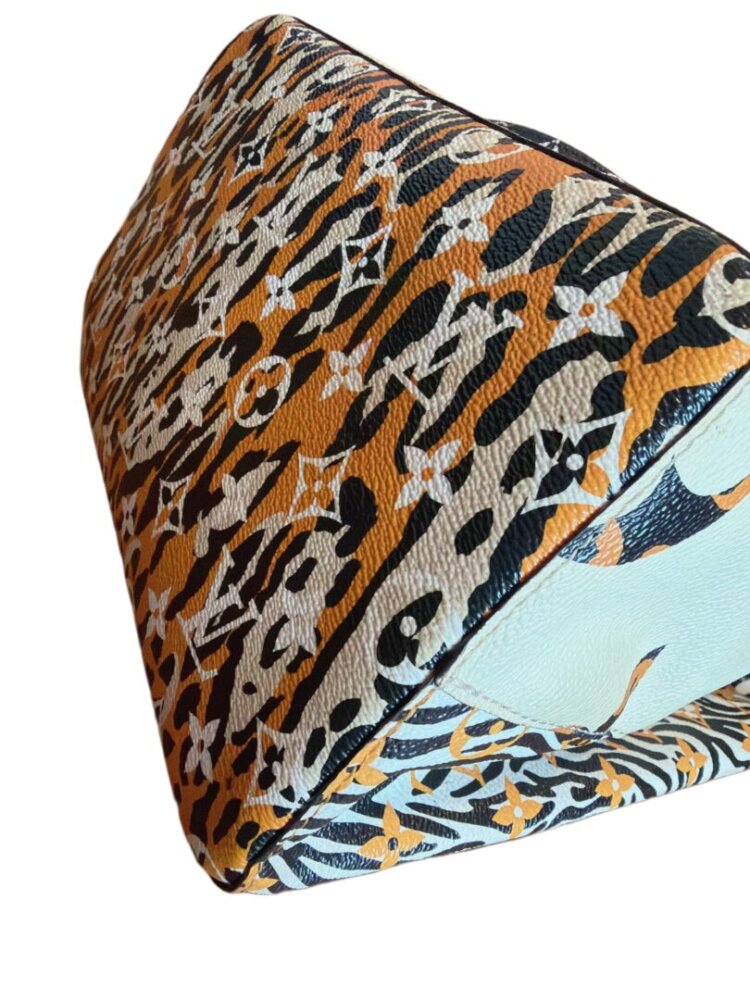 Louis Vuitton NeoNoe Handbag Limited Edition Jungle Monogram Giant - Image 7