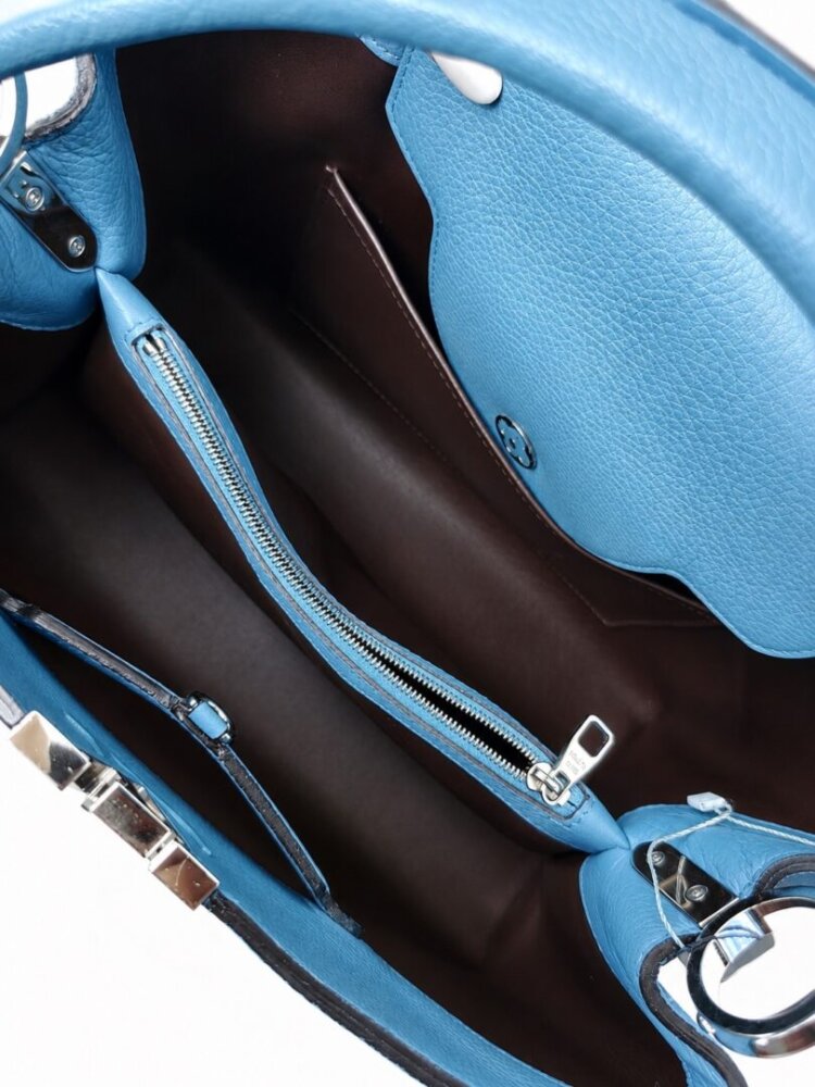 Louis Vuitton Capucines leather handbag - Image 7