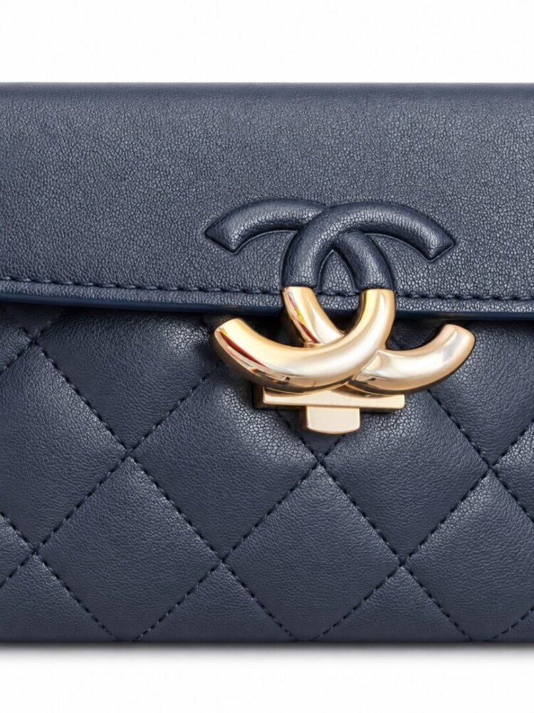 CHANEL Leather Rectangle Navy Blue Quilted Handbag - Image 3