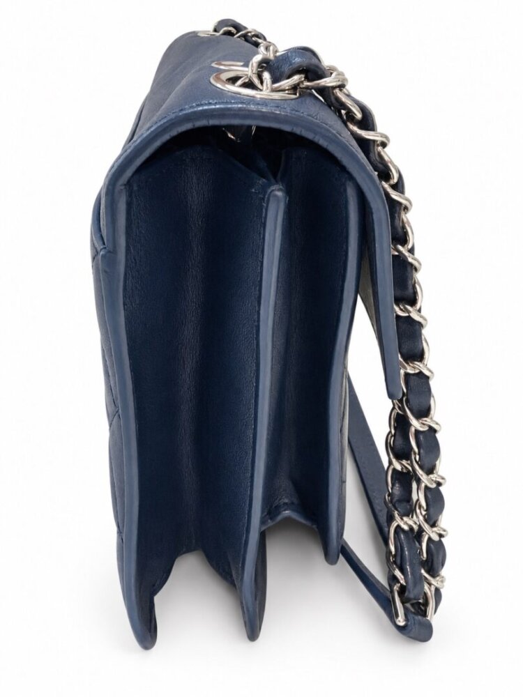 CHANEL Leather Rectangle Navy Blue Quilted Handbag - Image 6