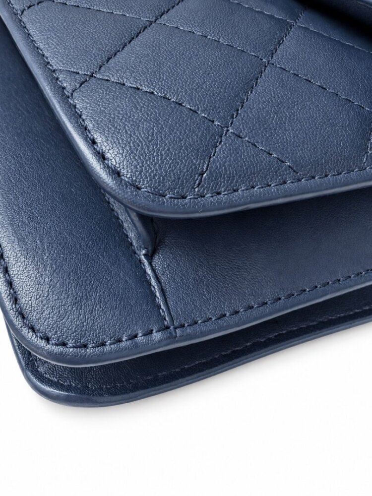 CHANEL Leather Rectangle Navy Blue Quilted Handbag - Image 8