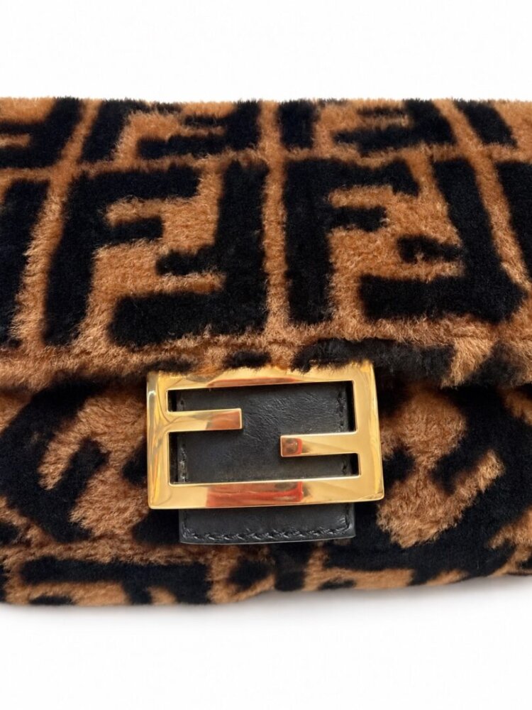Fendi Shearling Vitello Dolce Macro FF 1974 Baguette Tobacco Black - Image 5