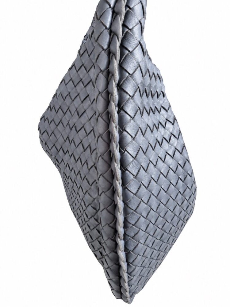 Bottega Veneta Blue Intrecciato Quilted Leather Belly Shoulder Bag - Image 4