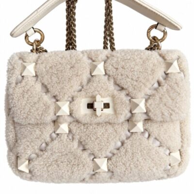 VALENTINO GARAVANI Borsa Valentino Garavani in shearling con borchie