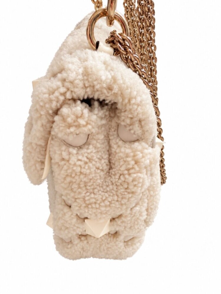 VALENTINO GARAVANI Borsa Valentino Garavani in shearling con borchie - Image 3